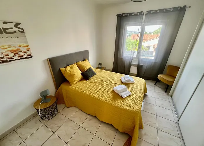 2 Pièces, Terrasse 30m2 *